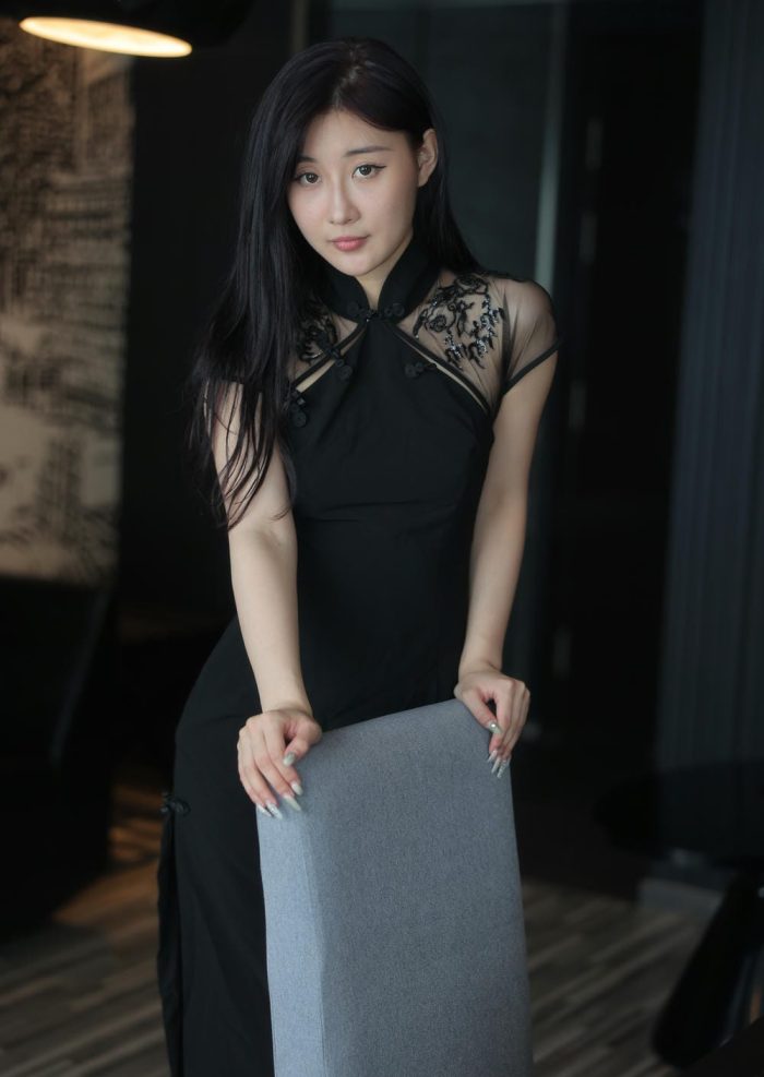 顾楚楚 旗袍黑丝[1010P5.53GB]-漫镜吧